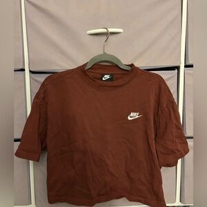 Nike Women’s Boxy Cropped T-Shirt With Logo